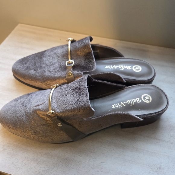 Bella Vita Women's Bab's Taupe Gray  Embossed Velvet Fairy Slip On Mules. Sz 10W - Picture 3 of 7